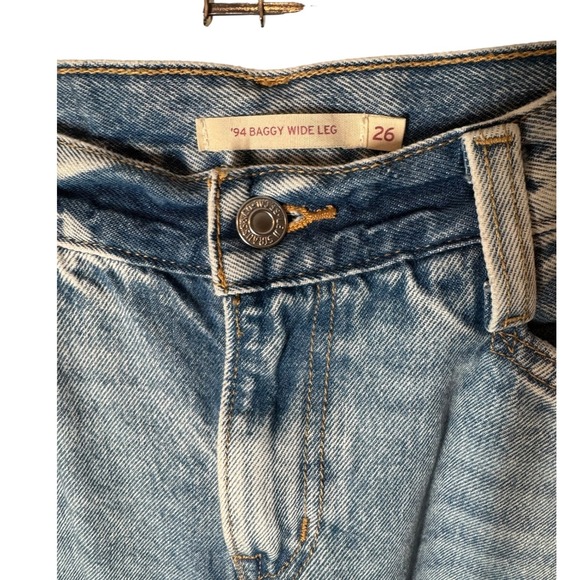 Levis 94 Baggy Wide Leg Jeans Womens Size 26 Ripped Distressed Light Wash Denim - Picture 4 of 10